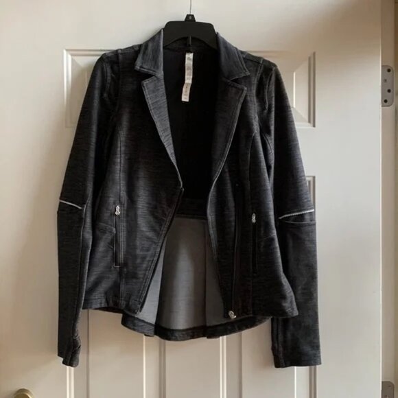 🍋 NWOT ♡ Lululemon Peplum Asymmetrical Zip Jacket (dark heathered grey) - Picture 4 of 7